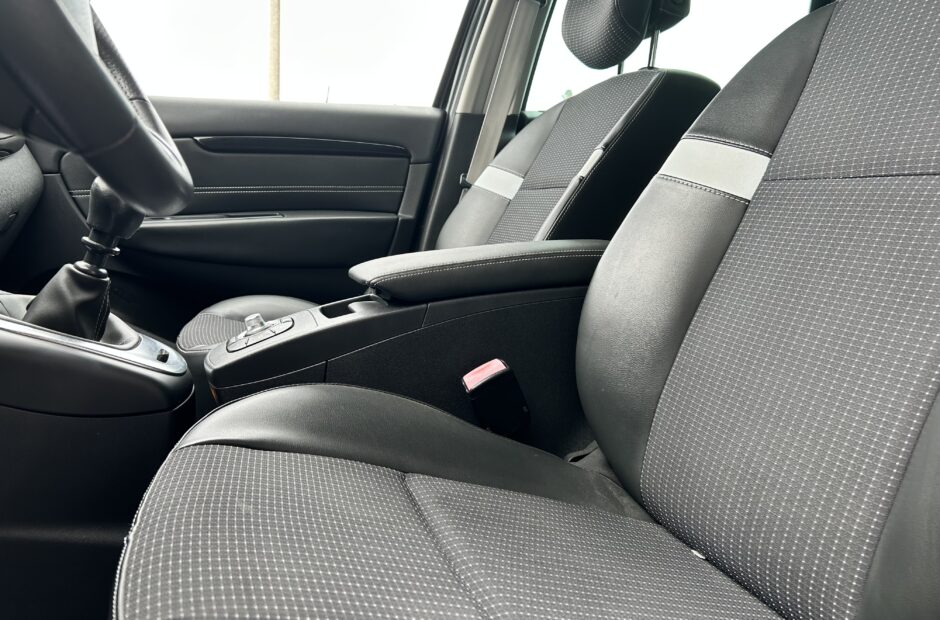 Renault Grand Scenic 1.6 DCI Bose Edition (7 Lug)