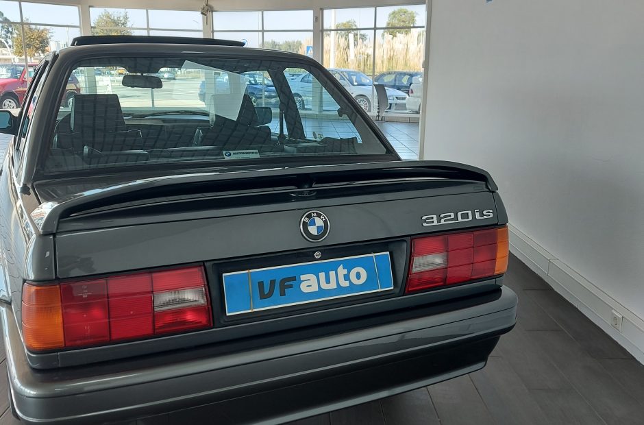 BMW 320 i.s