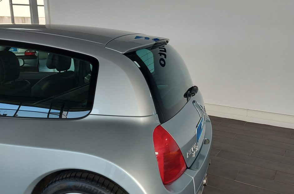 Renault Clio V6 3.0 Sport