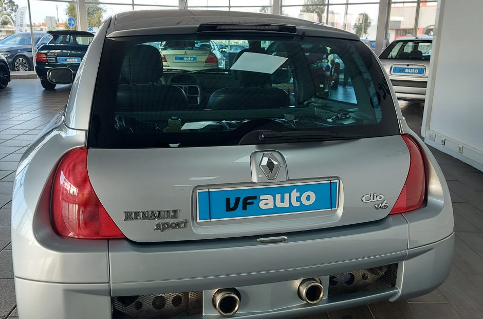 Renault Clio V6 3.0 Sport
