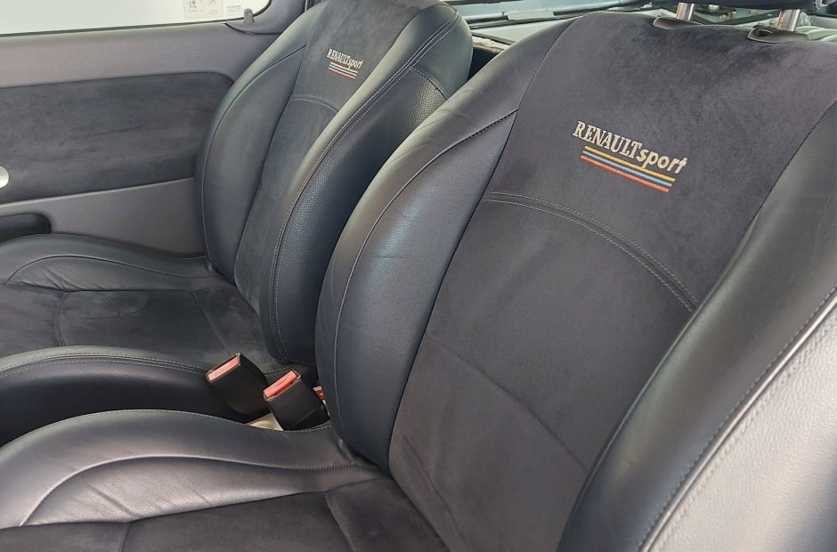 Renault Clio V6 3.0 Sport
