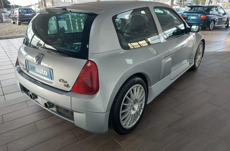 Renault Clio V6 3.0 Sport