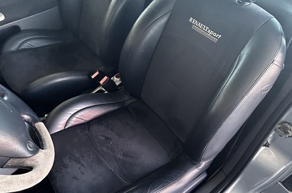 Renault Clio V6 3.0 Sport