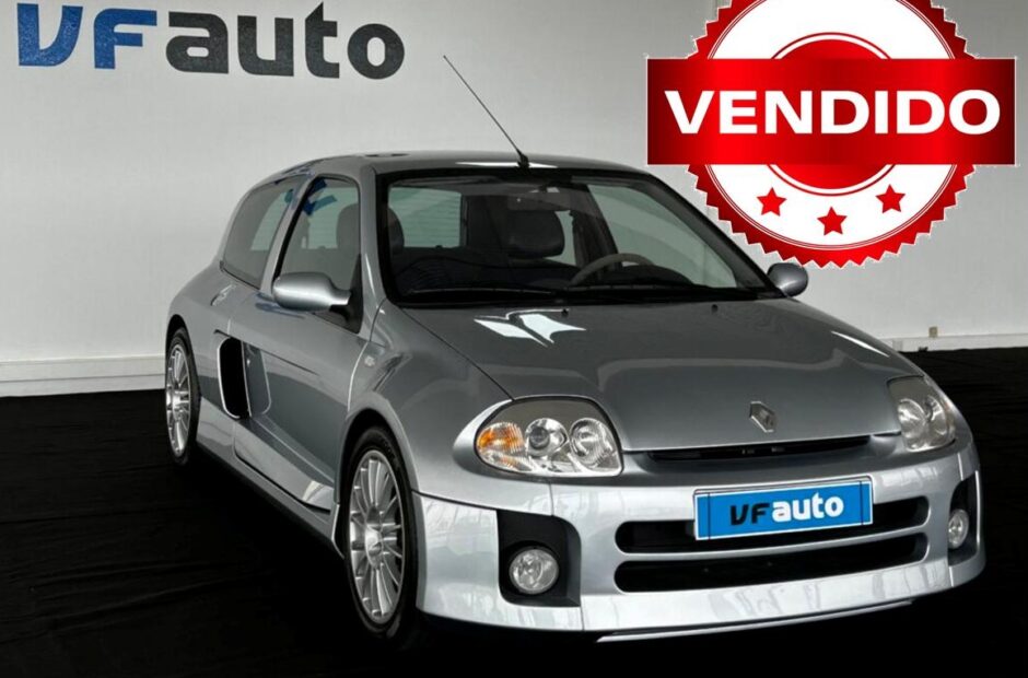 Renault Clio V6 3.0 Sport