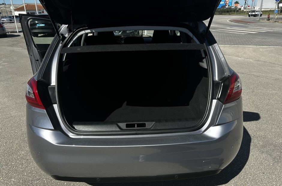Peugeot 308 1.6 Blue-HDI Allure
