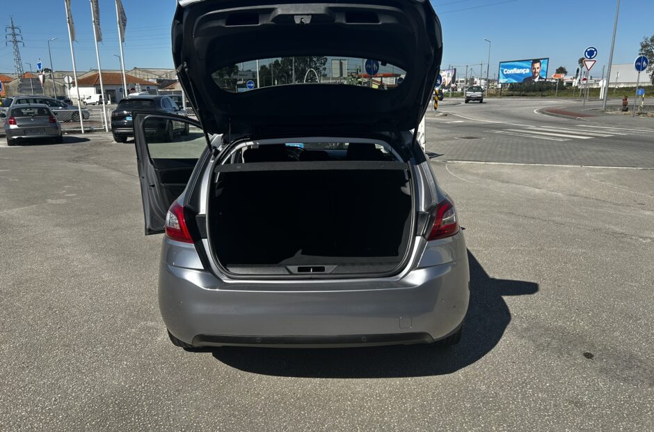 Peugeot 308 1.6 Blue-HDI Allure