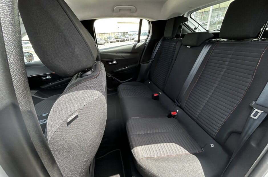 Peugeot E-208 Active
