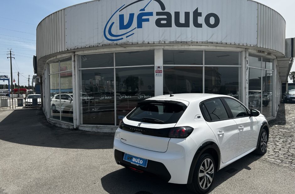 Peugeot E-208 Active