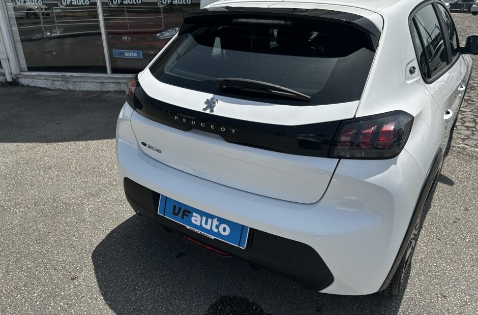 Peugeot E-208 Active