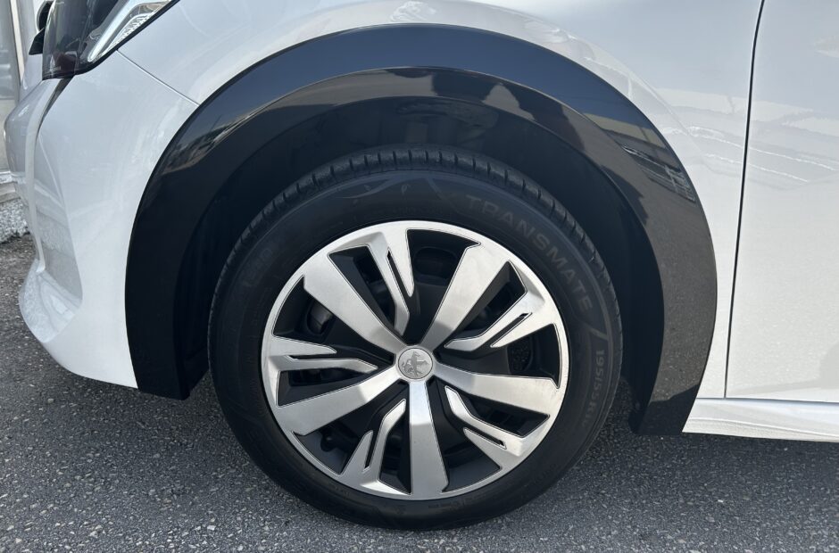 Peugeot E-208 Active