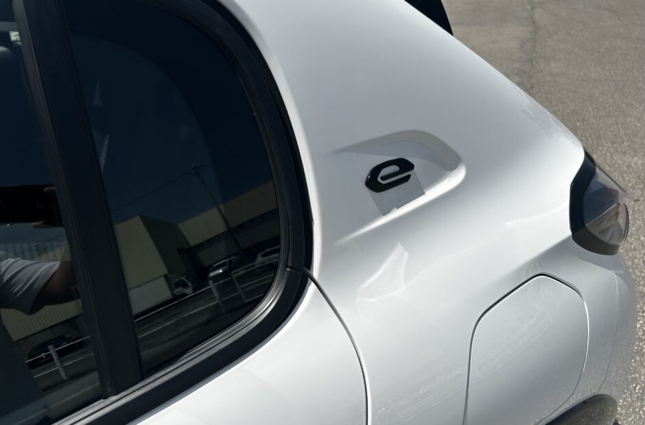 Peugeot E-208 Active