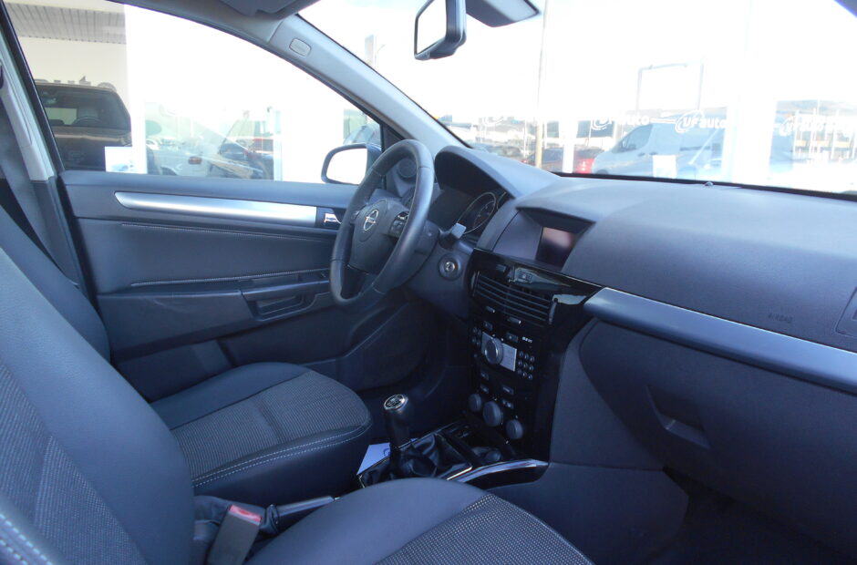 Opel Astra 1.7 CDTI COSMO