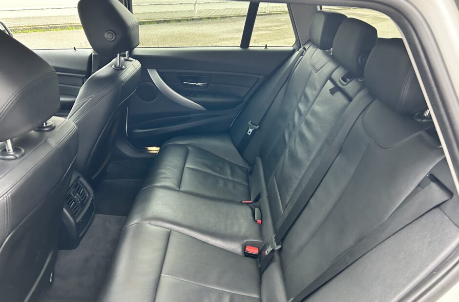 BMW 320 D Touring xDRIVE Pack-m