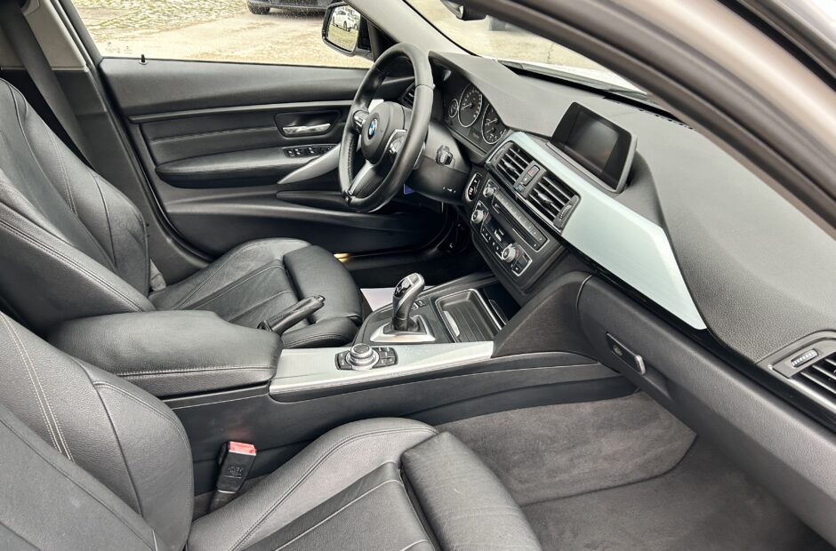 BMW 320 D Touring xDRIVE Pack-m