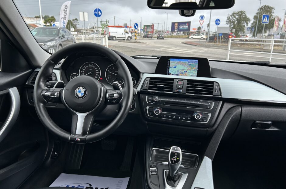 BMW 320 D Touring xDRIVE Pack-m