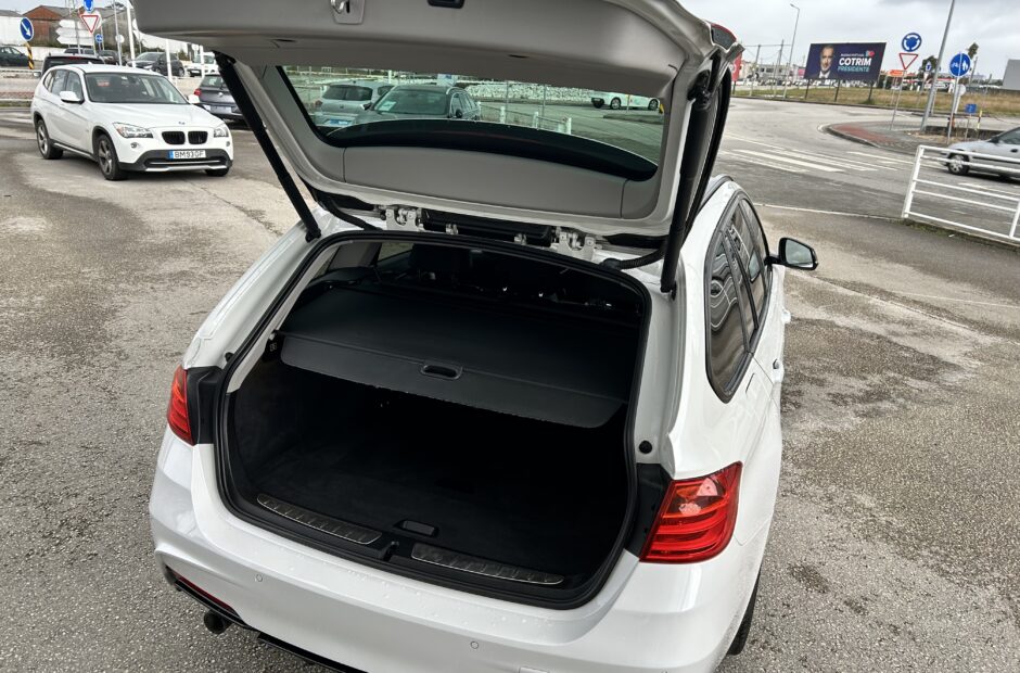 BMW 320 D Touring xDRIVE Pack-m