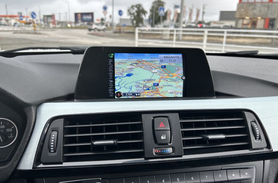 BMW 320 D Touring xDRIVE Pack-m