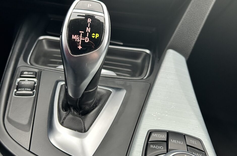 BMW 320 D Touring xDRIVE Pack-m