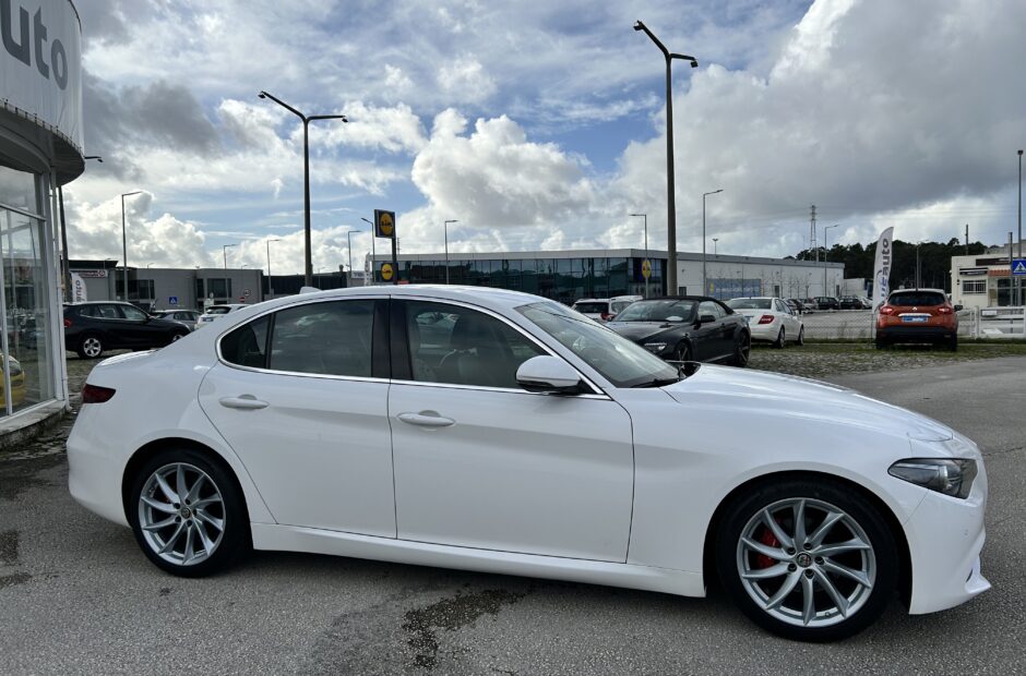 Alfa Romeo Giulia 2.2 JTDM Super