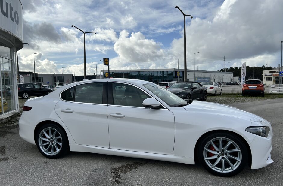 Alfa Romeo Giulia 2.2 JTDM Super
