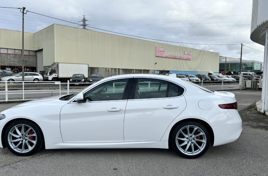 Alfa Romeo Giulia 2.2 JTDM Super