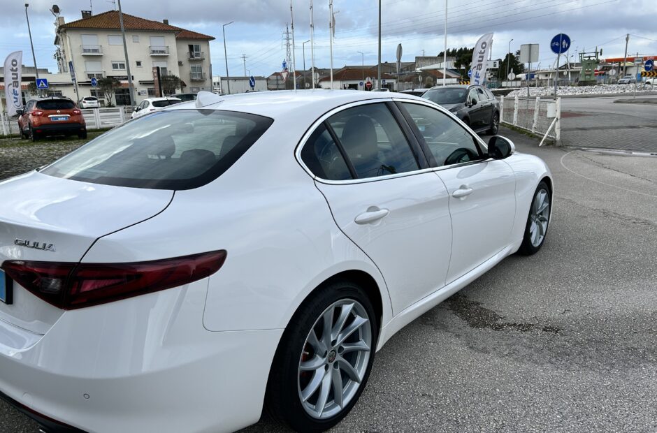 Alfa Romeo Giulia 2.2 JTDM Super