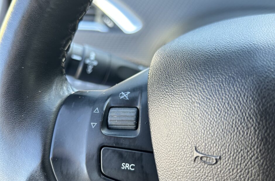 Peugeot 2008 1.6 Blue-HDI Allure