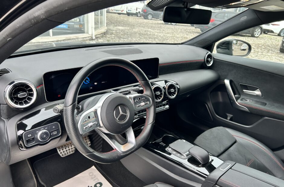 Mercedes-Benz A 250 e AMG Line (IVA DEDUTÍVEL)