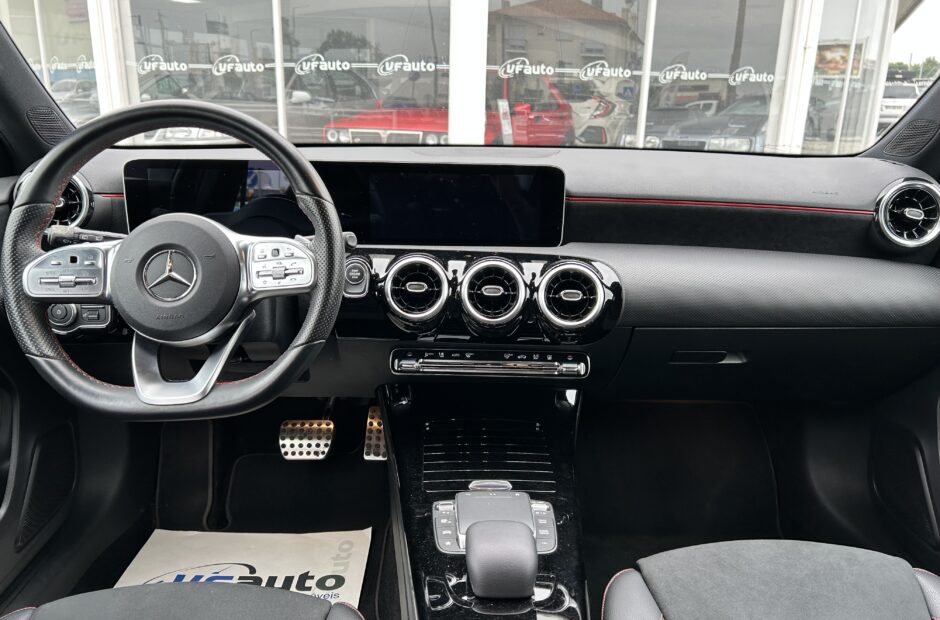 Mercedes-Benz A 250 e AMG Line (IVA DEDUTÍVEL)
