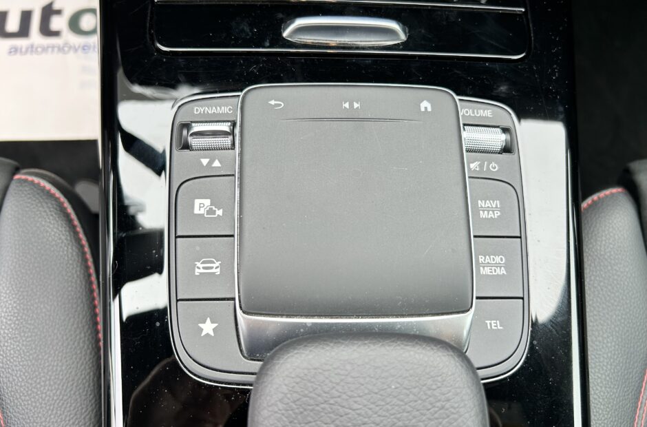 Mercedes-Benz A 250 e AMG Line (IVA DEDUTÍVEL)