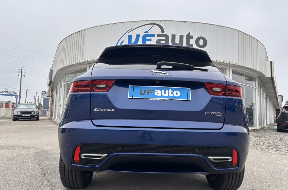 Jaguar E-PACE P300-e Plug-in Hybrid R-Dynamique S AWD