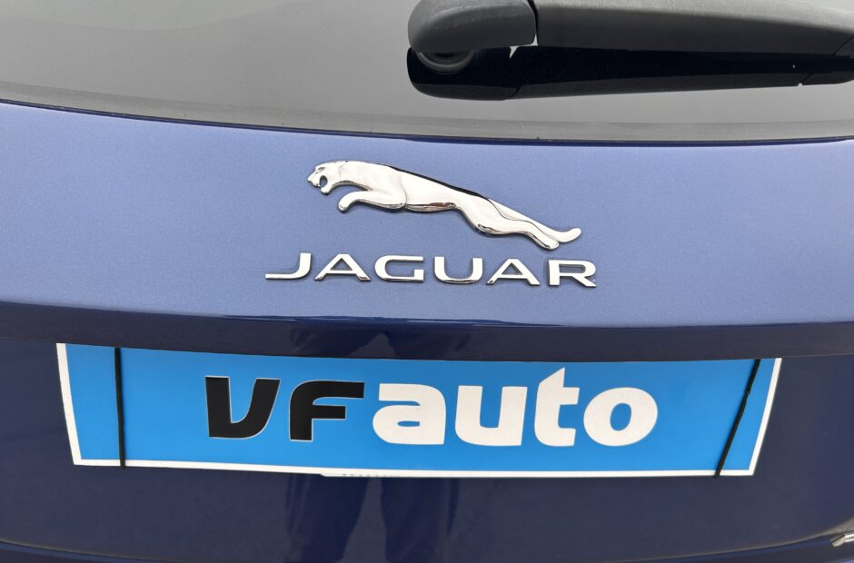 Jaguar E-PACE P300-e Plug-in Hybrid R-Dynamique S AWD