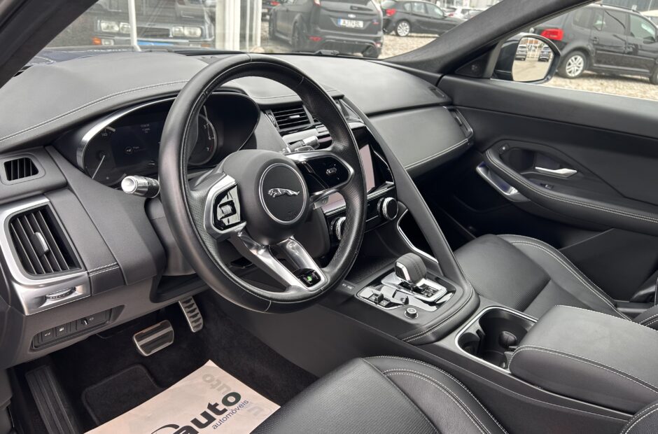 Jaguar E-PACE P300-e Plug-in Hybrid R-Dynamique S AWD
