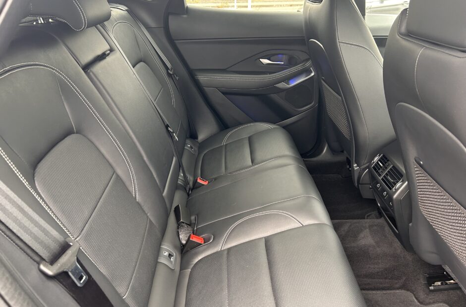 Jaguar E-PACE P300-e Plug-in Hybrid R-Dynamique S AWD