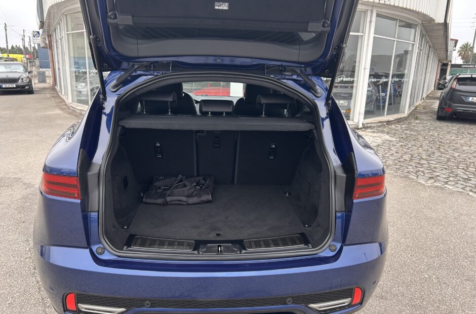 Jaguar E-PACE P300-e Plug-in Hybrid R-Dynamique S AWD