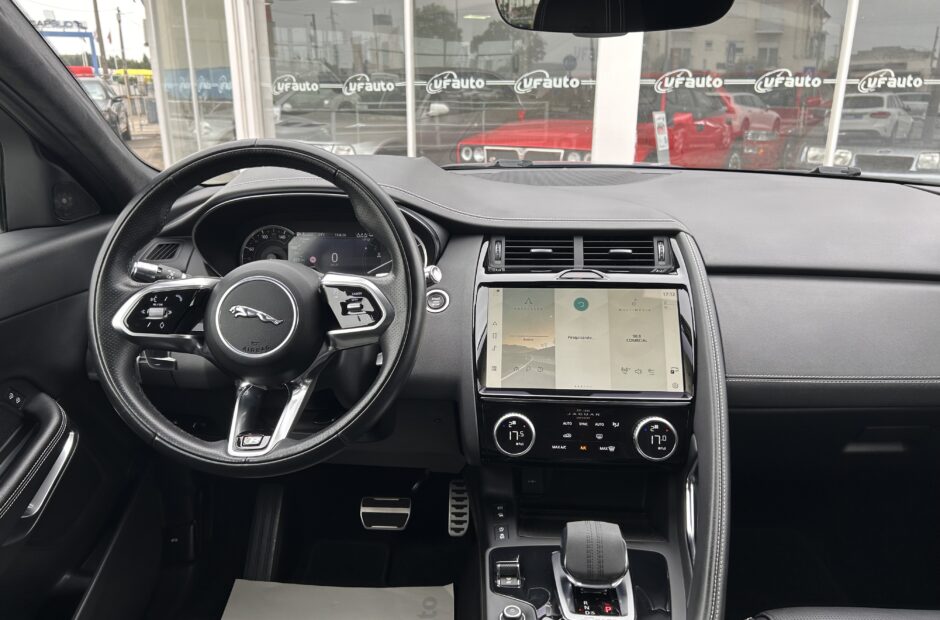 Jaguar E-PACE P300-e Plug-in Hybrid R-Dynamique S AWD