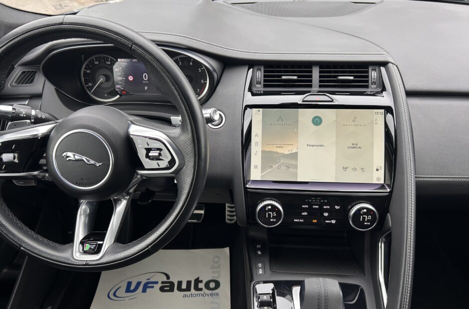Jaguar E-PACE P300-e Plug-in Hybrid R-Dynamique S AWD