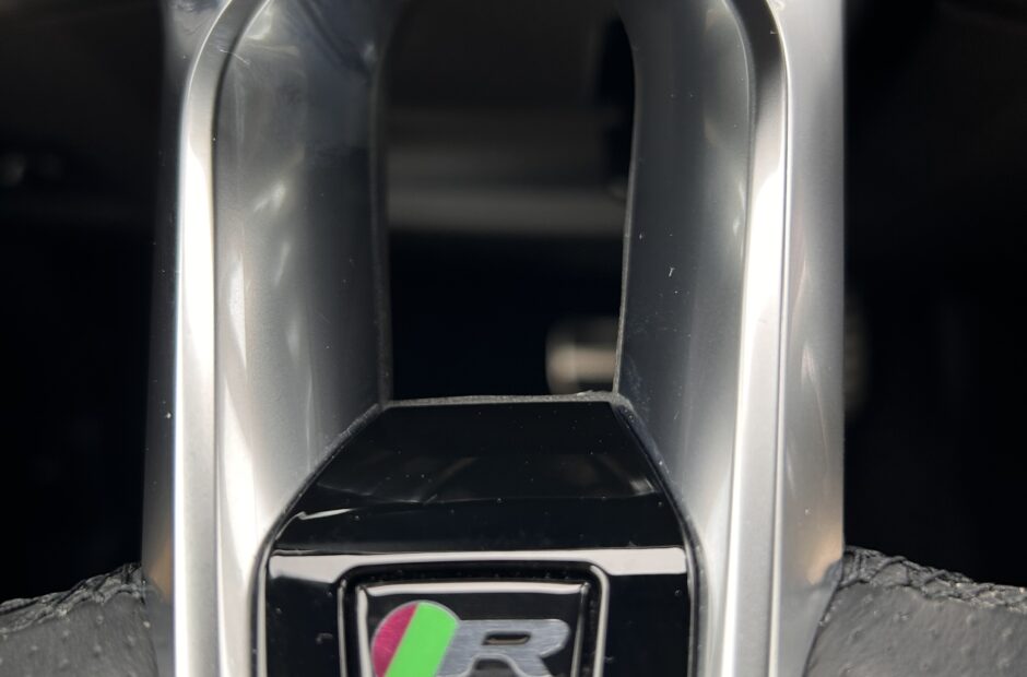 Jaguar E-PACE P300-e Plug-in Hybrid R-Dynamique S AWD