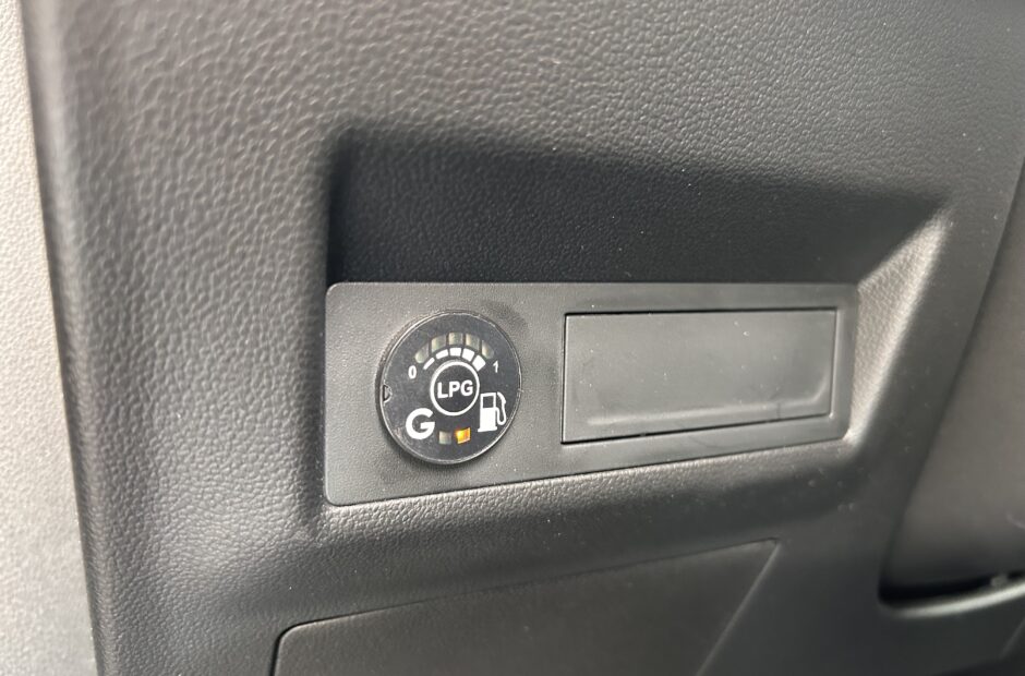 Renault Captur 1.0 TCe Intens Bi-Fuel
