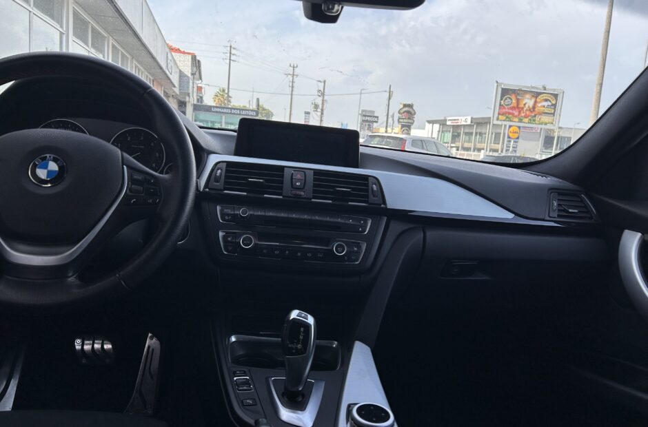 BMW 320 D Touring Sport Pack-m Auto.