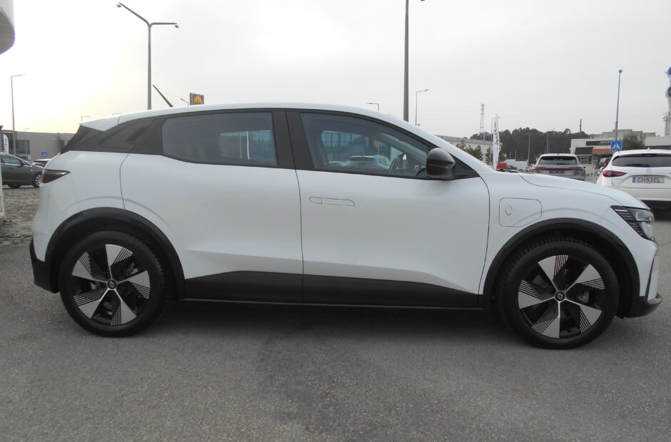 Renault Megane E-Tech EV60 Equilibre (IVA DEDUTÍVEL)