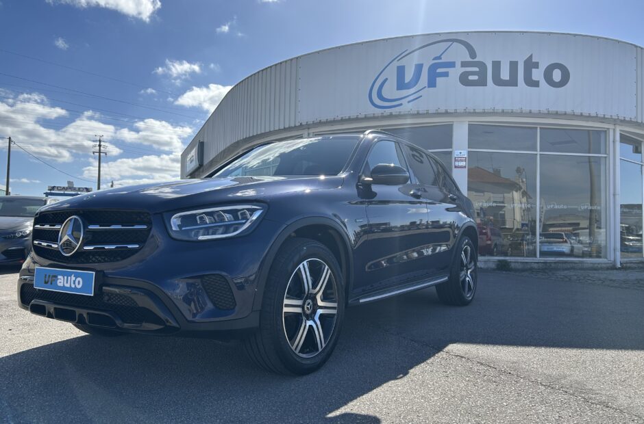 Mercedes- Benz GLC 300 de 4Matic 9G– Tronic Business Pack Night (IVA DEDUTÍVEL)